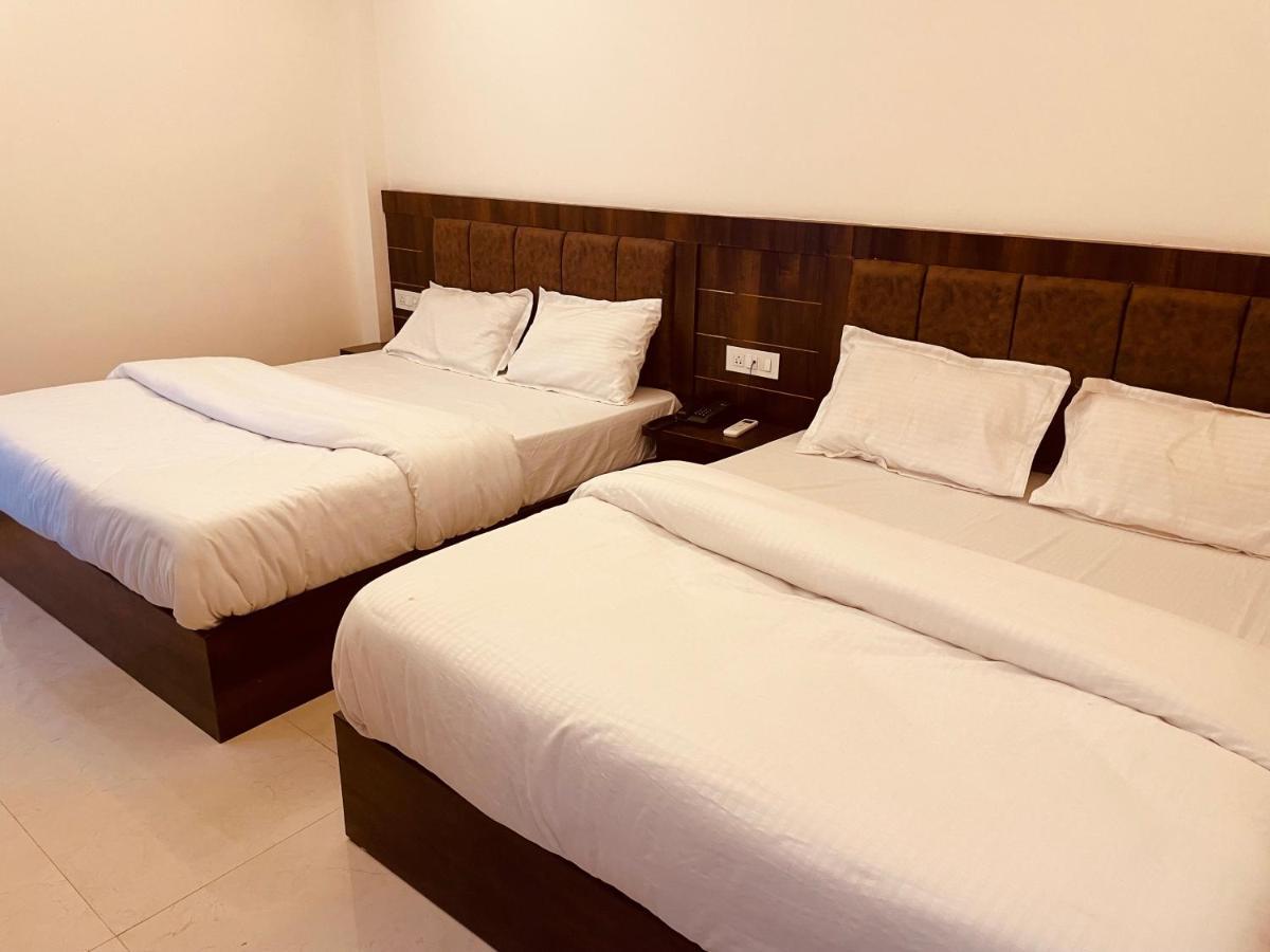 Divine Ganga - Luxury Comfort ! Travellers Delight ! Budget Friendly ! Prime Location ! Guest Favourite Haridwar Bagian luar foto